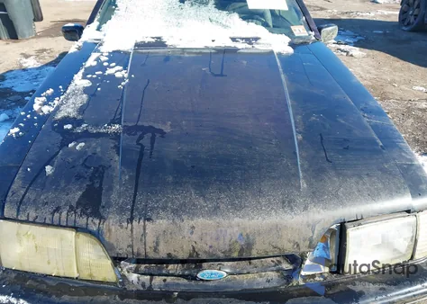 1988 Ford Mustang Lx z USA, uszkodzony, nr VIN 1FABP44E8JF303629